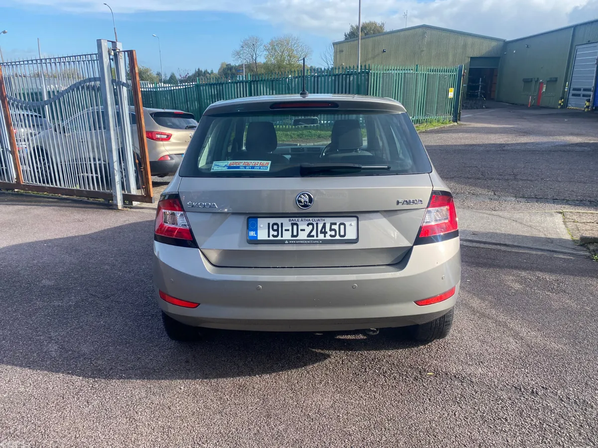 Skoda Fabia Hatchback, Petrol, 2019, Grey