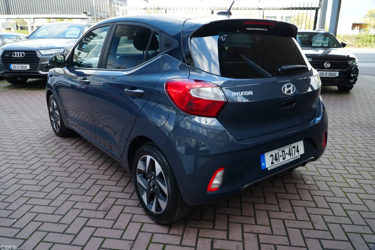 Hyundai i10 Hatchback, Petrol, 2024, Grey