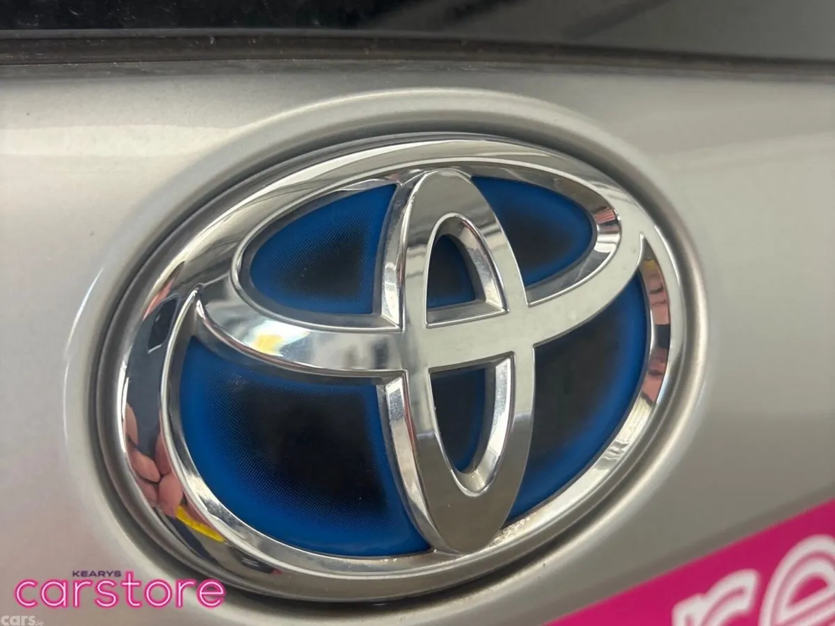 Toyota Prius Hatchback, Petrol Hybrid, 2019, Silver