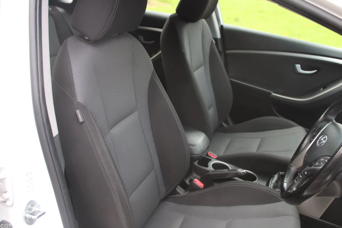 Hyundai i30 Hatchback, Diesel, 2015, White