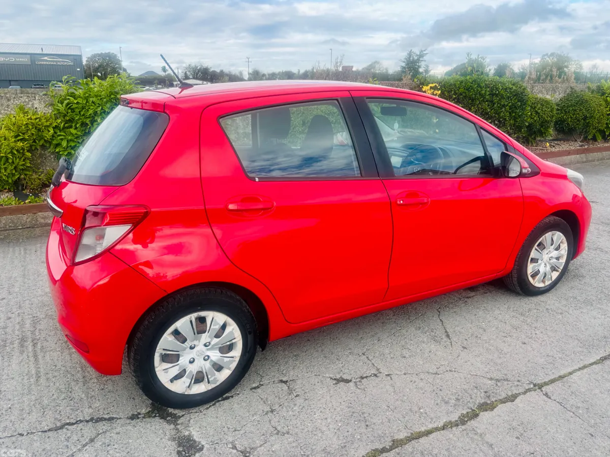 Toyota Yaris Hatchback, Petrol, 2012, Red