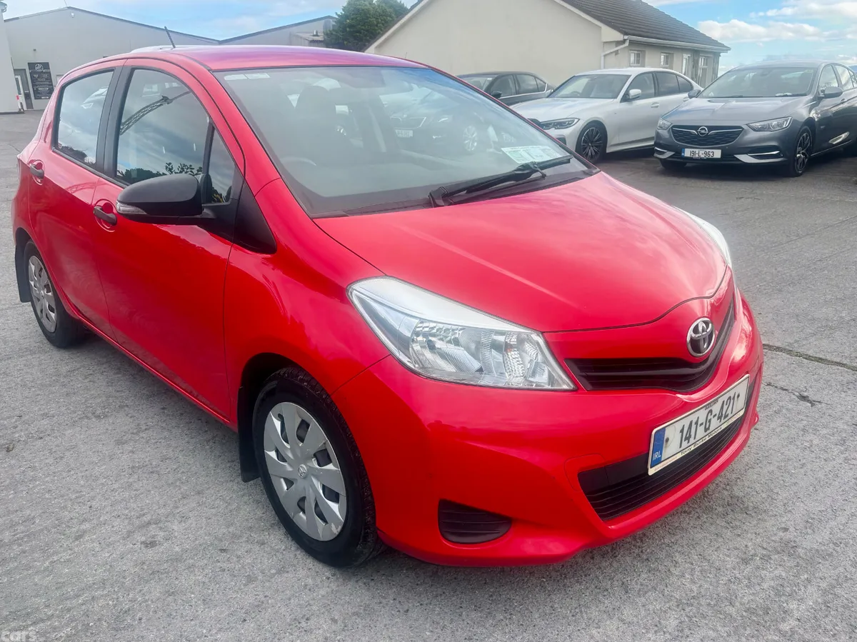 Toyota Yaris Hatchback, Petrol, 2014, Red