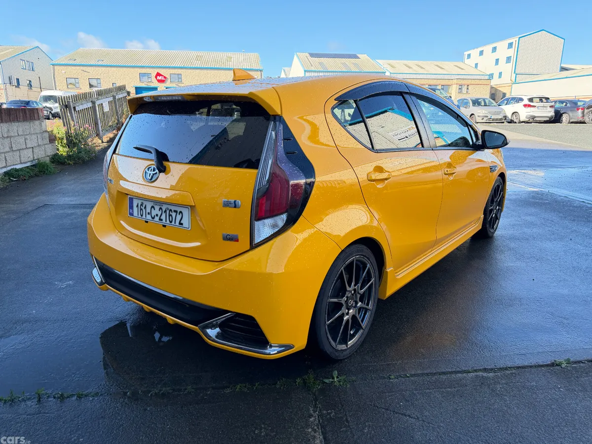 Toyota Aqua Hatchback, Petrol Hybrid, 2016, Yellow