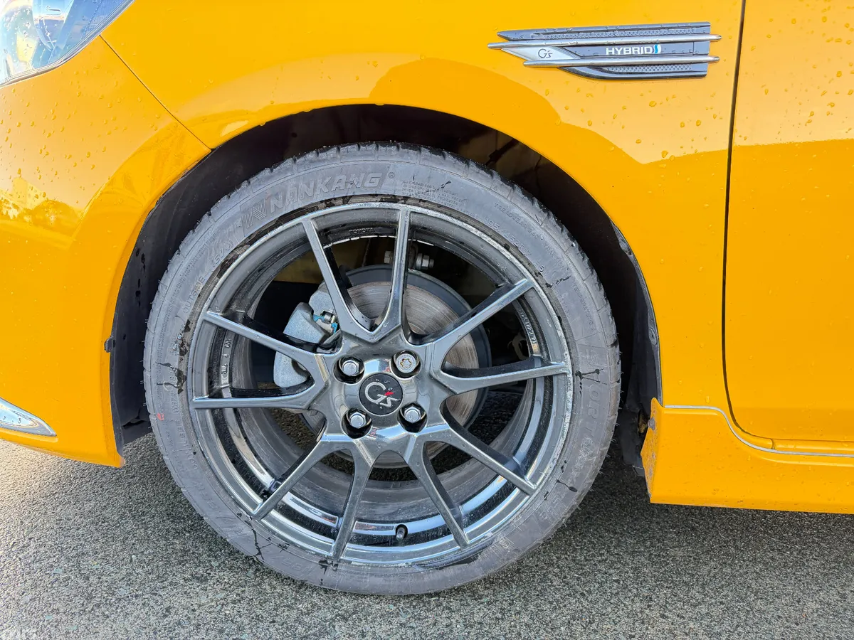 Toyota Aqua Hatchback, Petrol Hybrid, 2016, Yellow