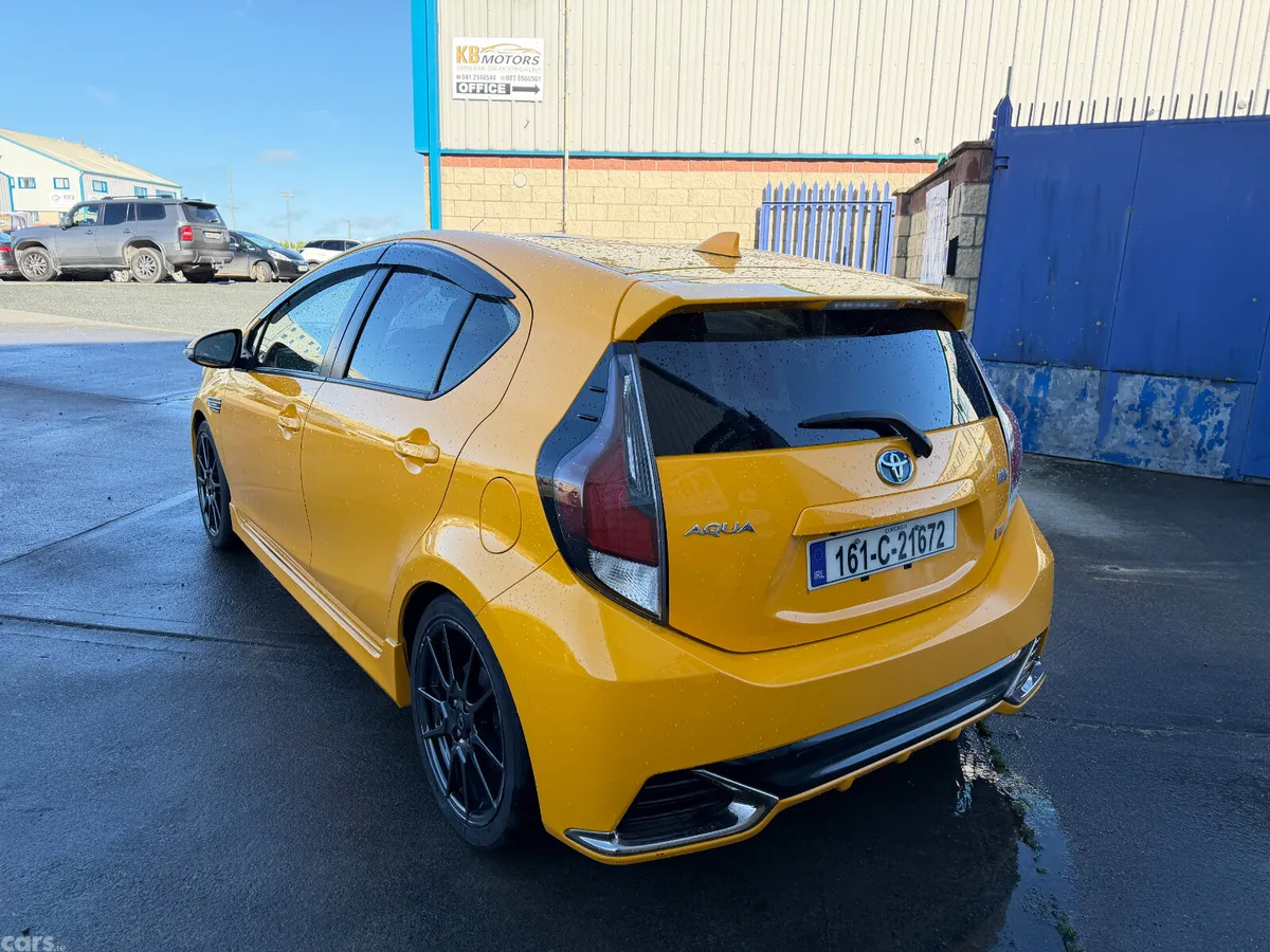 Toyota Aqua Hatchback, Petrol Hybrid, 2016, Yellow