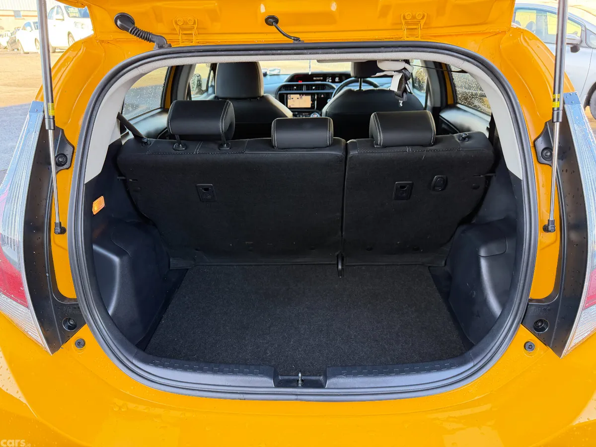 Toyota Aqua Hatchback, Petrol Hybrid, 2016, Yellow