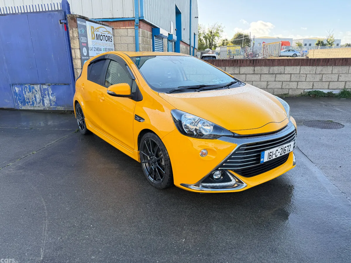 Toyota Aqua Hatchback, Petrol Hybrid, 2016, Yellow