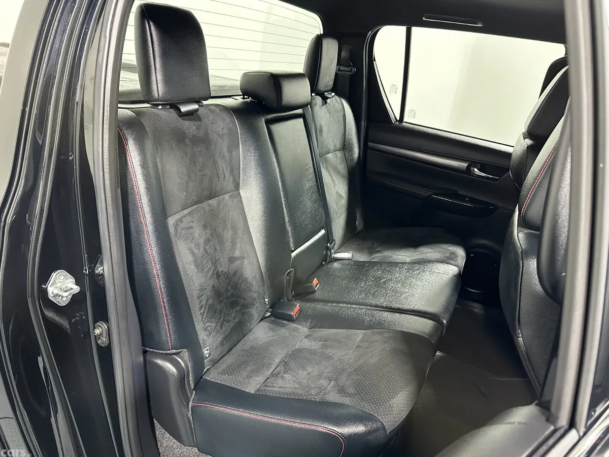 Toyota Hilux Pick Up, Diesel, 2024, Black