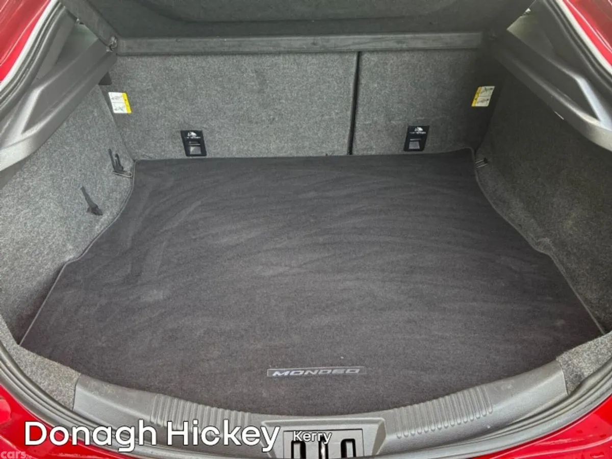 Ford Mondeo Hatchback, Diesel, 2021, Red