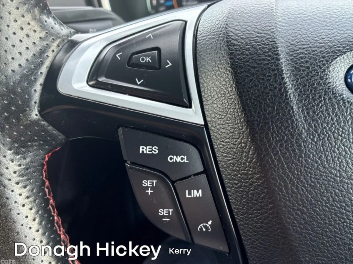Ford Mondeo Hatchback, Diesel, 2021, Red