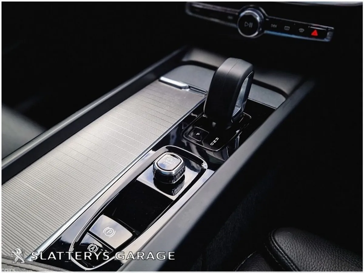 Volvo XC60 SUV, Petrol Plug-in Hybrid, 2023, Grey