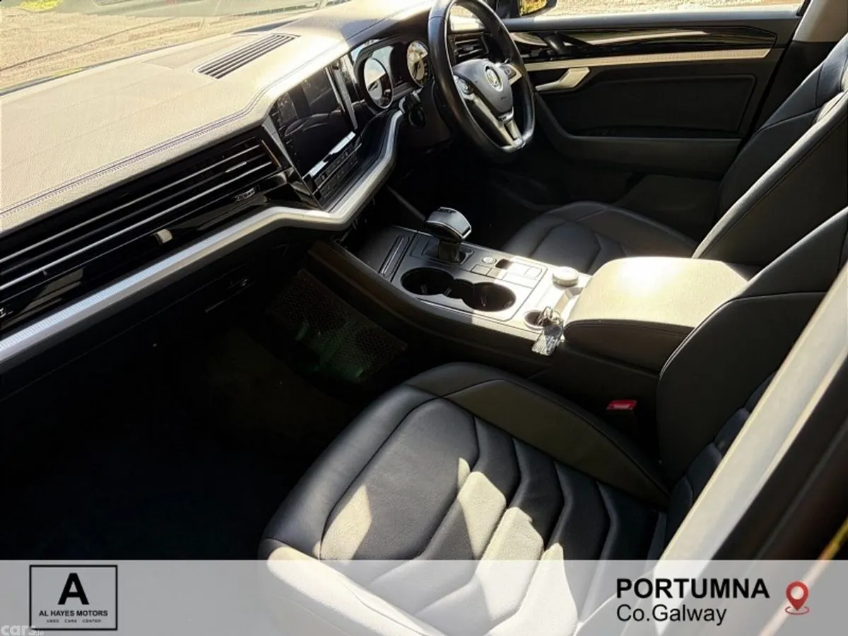 Volkswagen Touareg SUV, Diesel, 2019, Black
