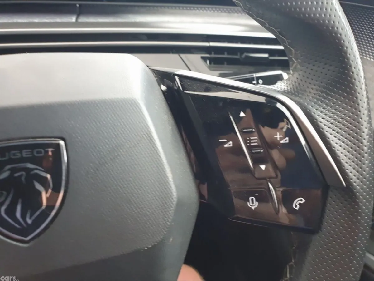 Peugeot 5008 SUV, Electric, 2024, Blue
