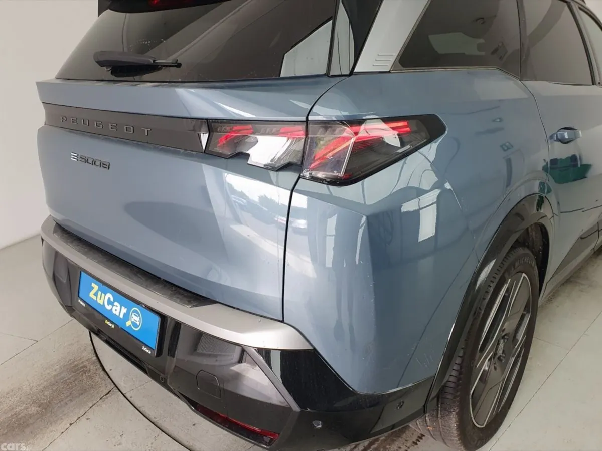 Peugeot 5008 SUV, Electric, 2024, Blue