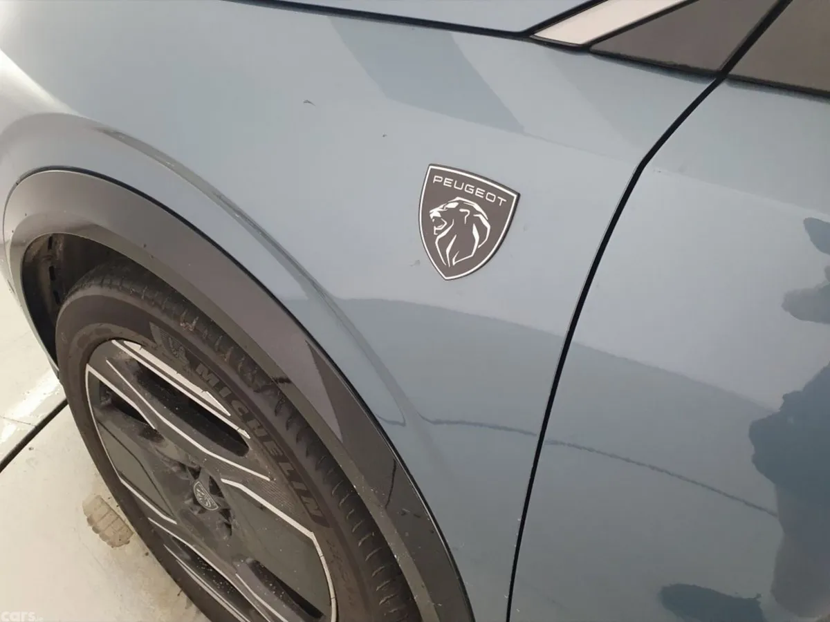 Peugeot 5008 SUV, Electric, 2024, Blue