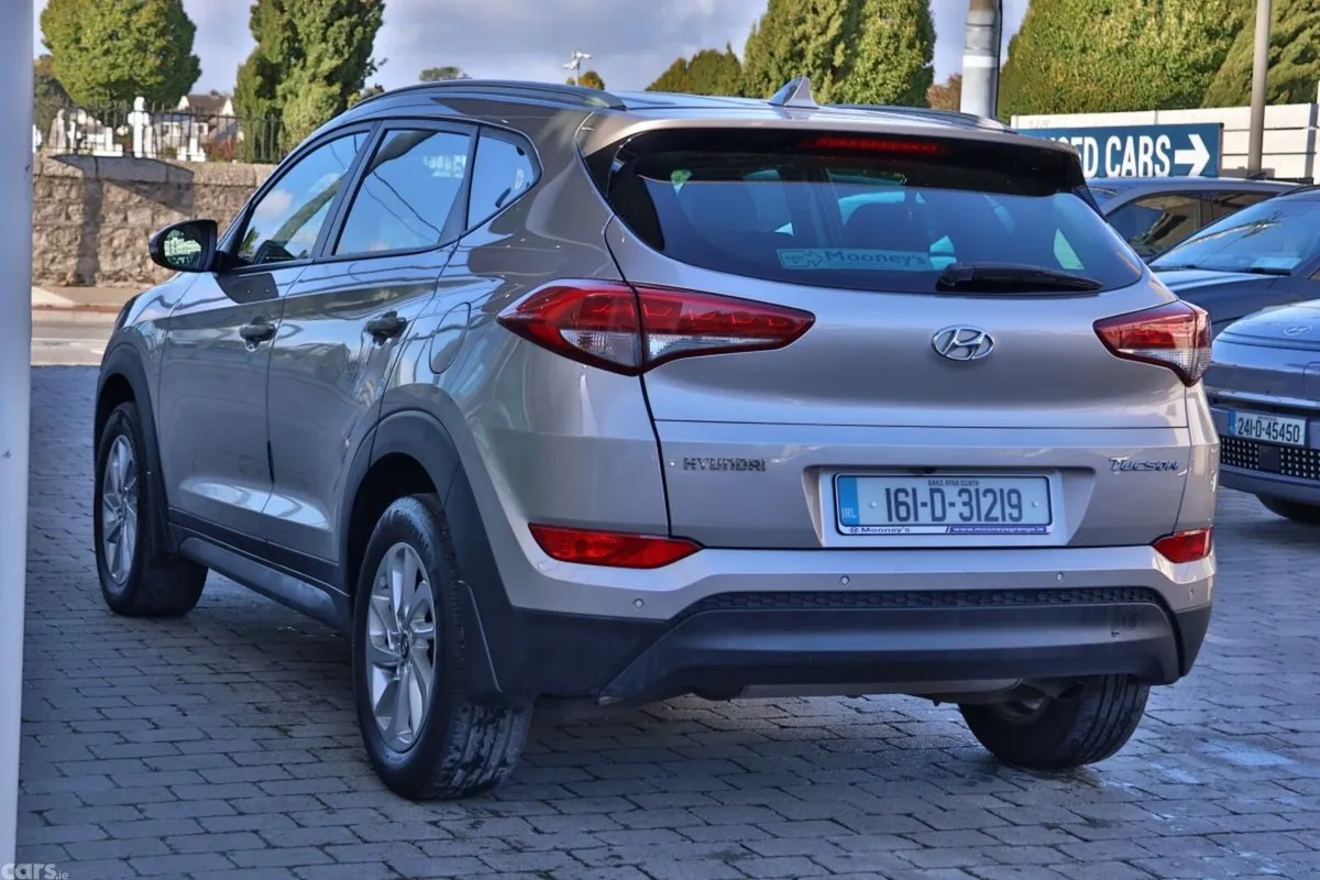 Hyundai Tucson SUV, Diesel, 2016, Gold