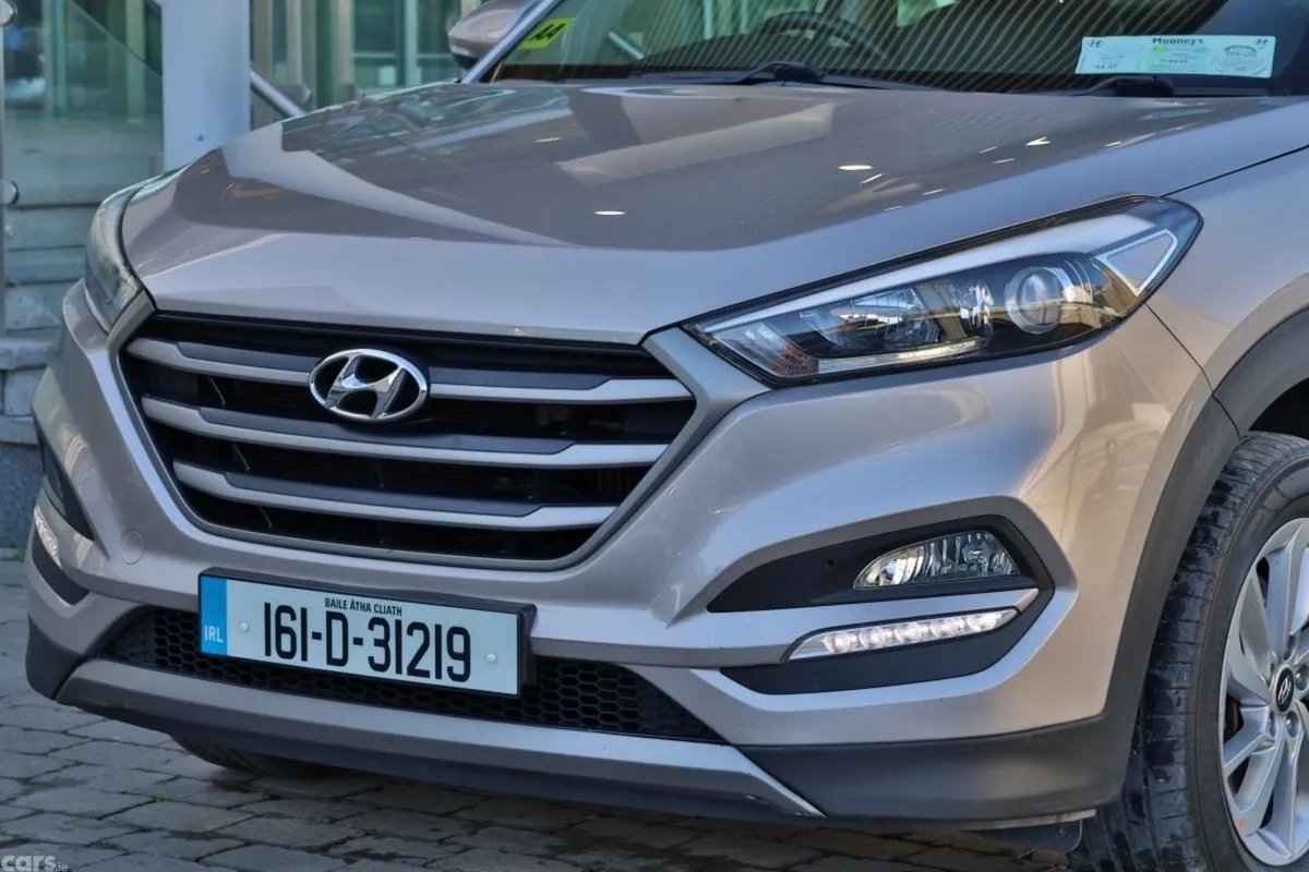 Hyundai Tucson SUV, Diesel, 2016, Gold