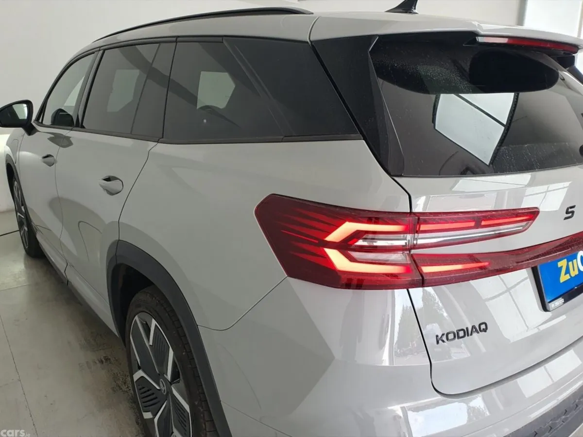 Skoda Kodiaq SUV, Petrol Plug-in Hybrid, 2026, Grey