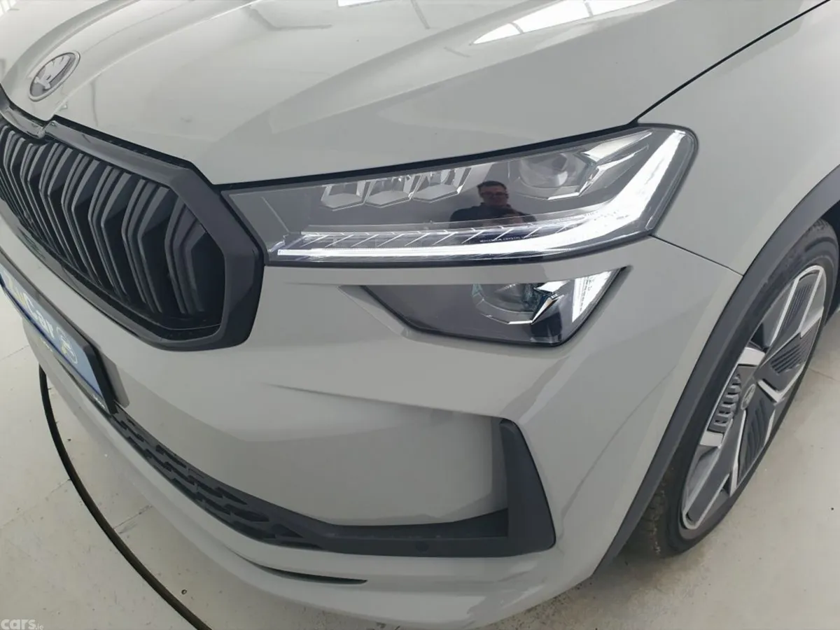 Skoda Kodiaq SUV, Petrol Plug-in Hybrid, 2026, Grey