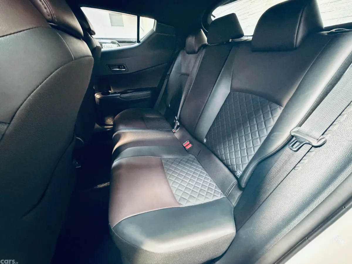 Toyota C-HR Hatchback, Petrol Hybrid, 2019, White