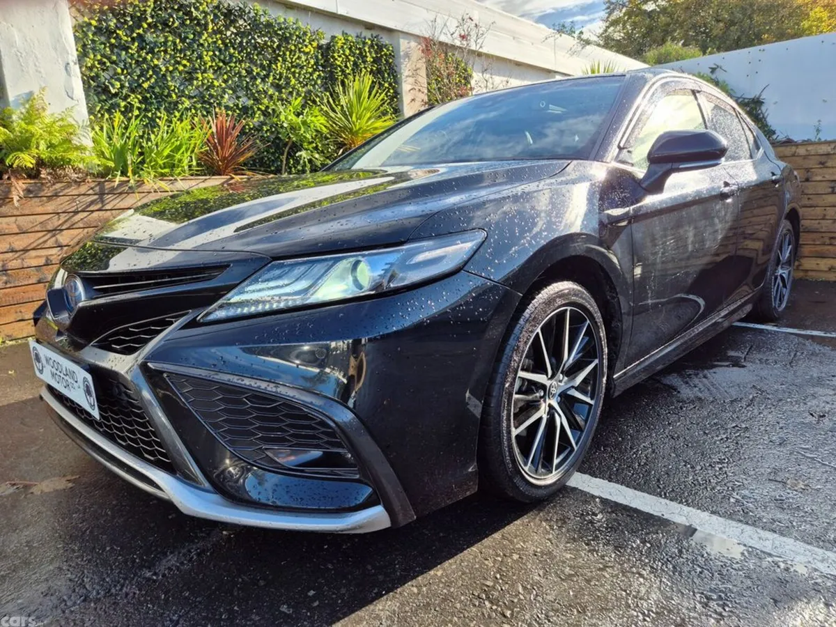 Toyota Camry Saloon, Petrol Hybrid, 2022, Black