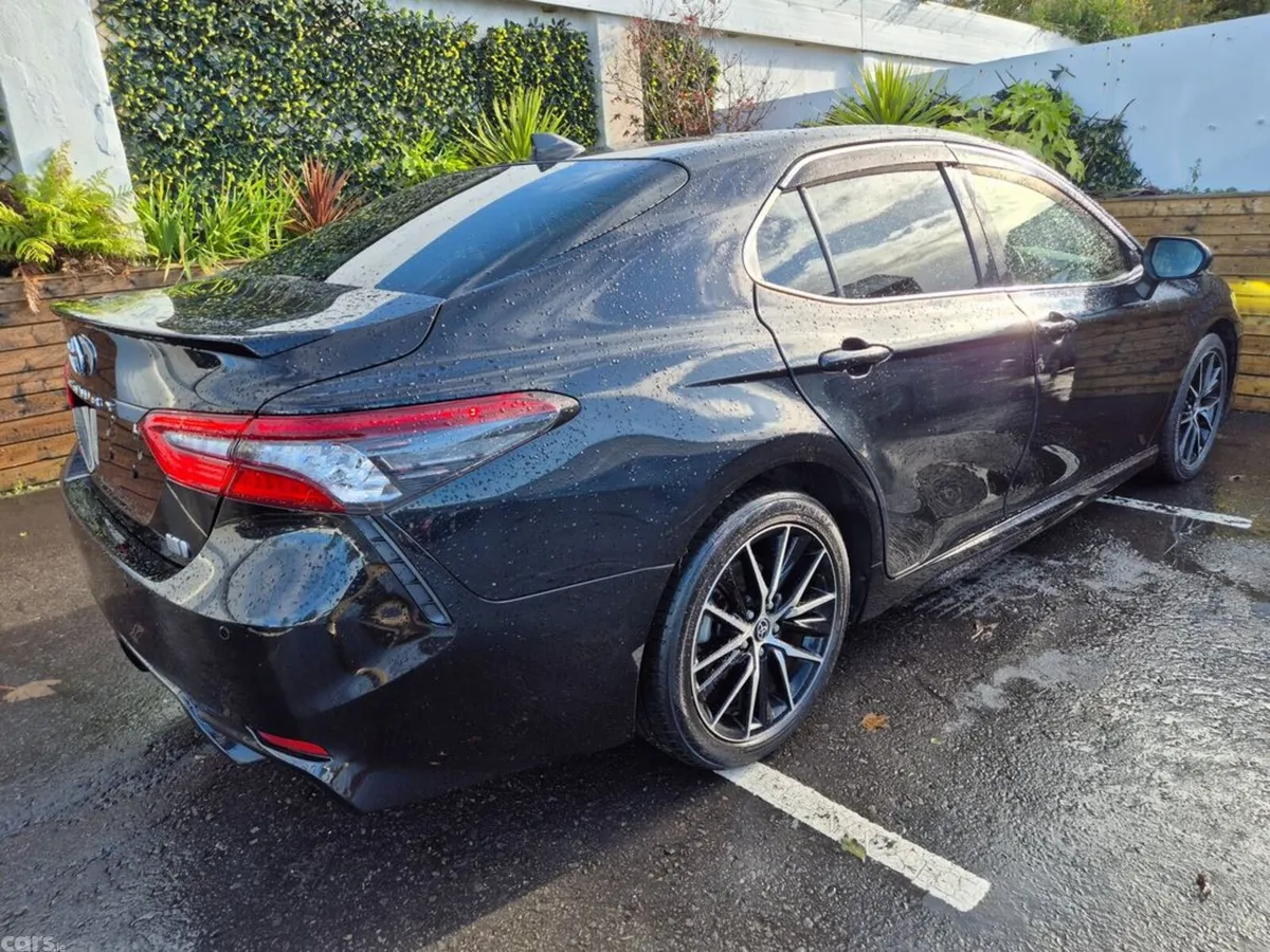 Toyota Camry Saloon, Petrol Hybrid, 2022, Black