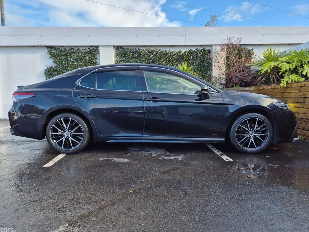 Toyota Camry Saloon, Petrol Hybrid, 2022, Black