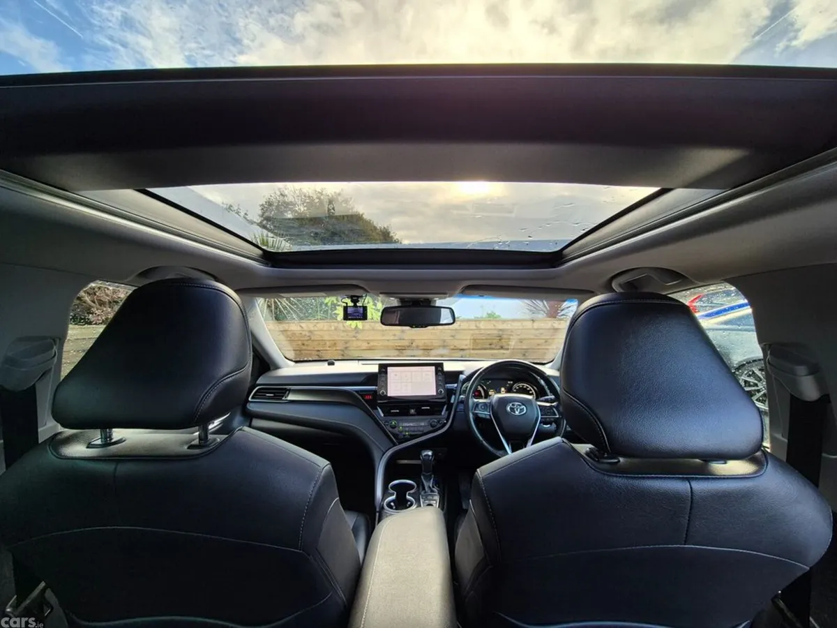 Toyota Camry Saloon, Petrol Hybrid, 2022, Black