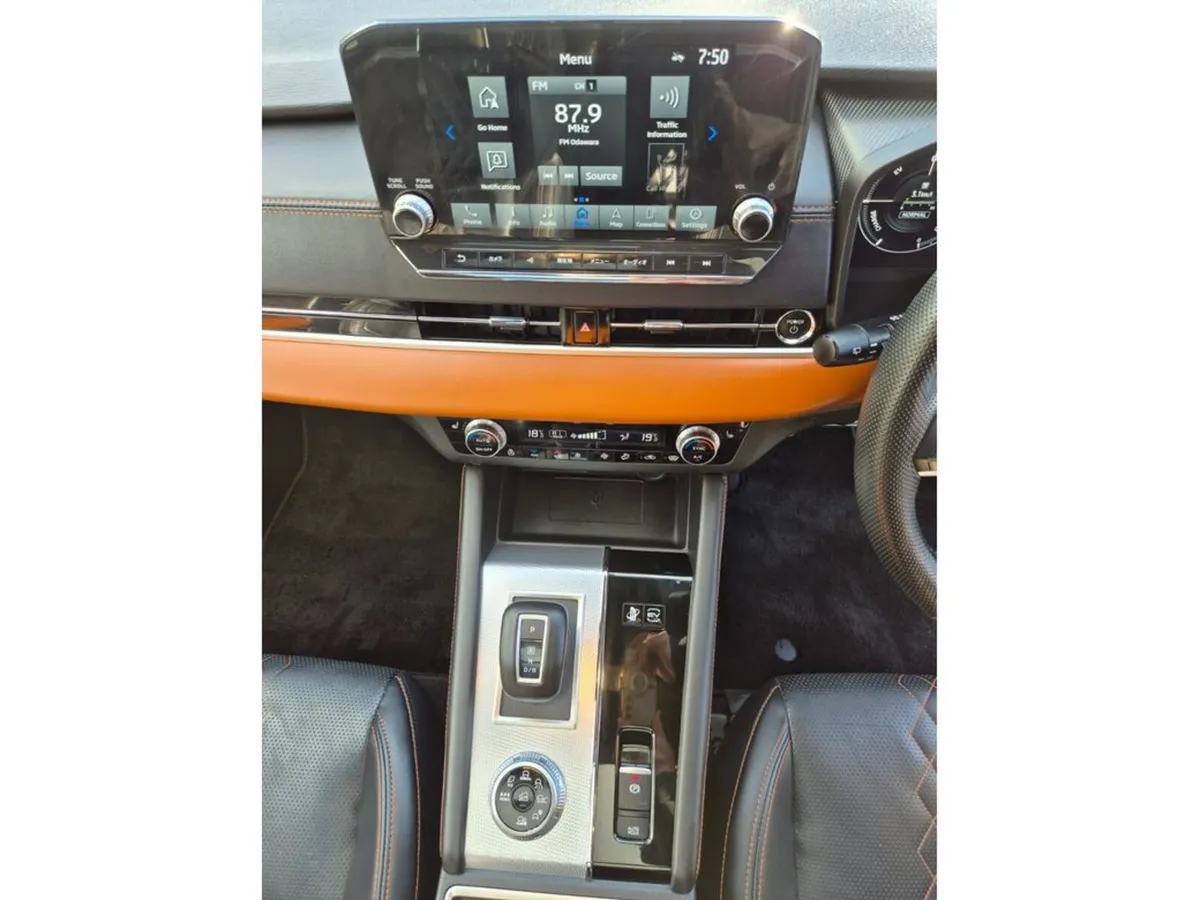 Mitsubishi Outlander SUV, Petrol Plug-in Hybrid, 2023, White