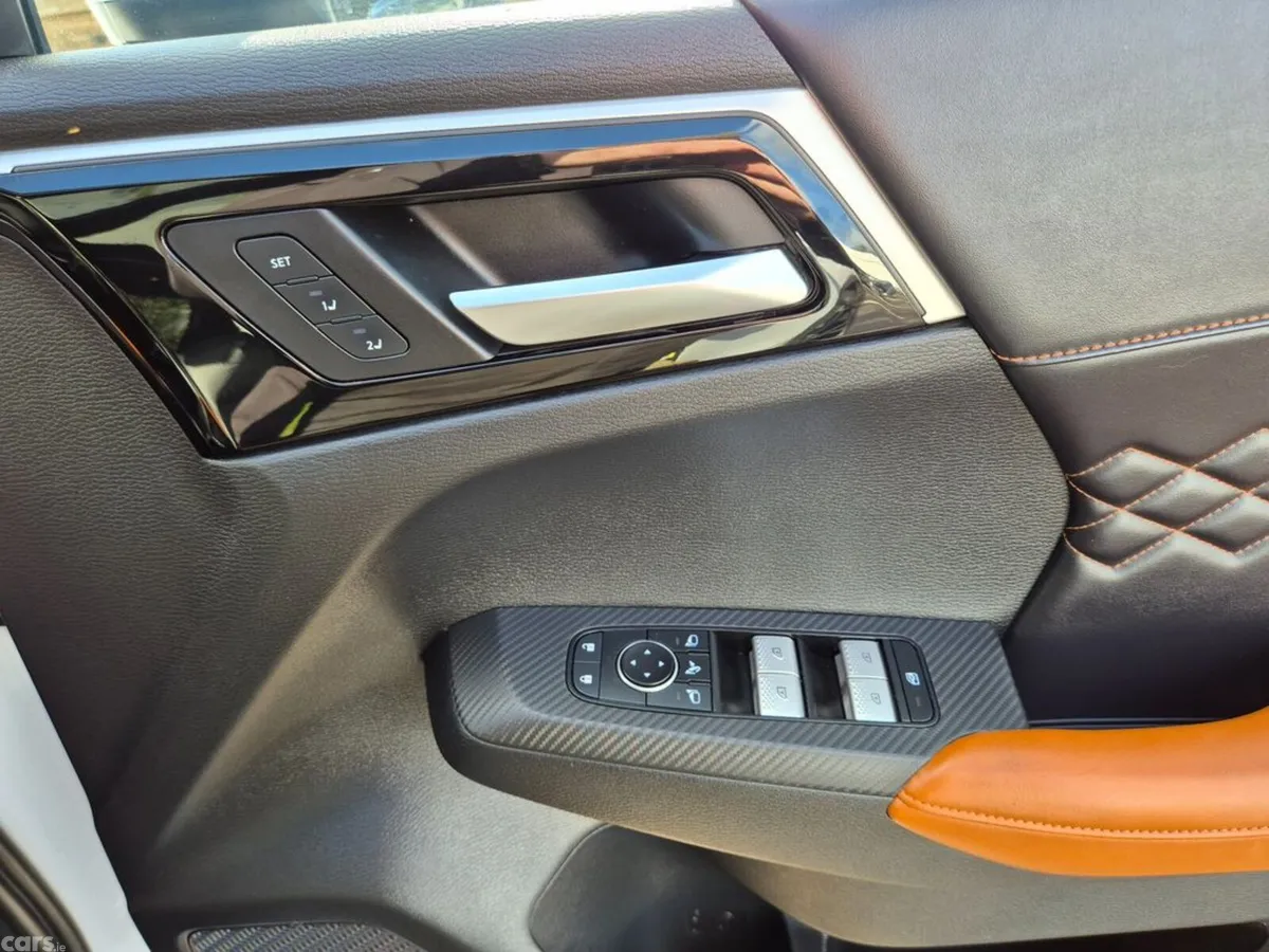 Mitsubishi Outlander SUV, Petrol Plug-in Hybrid, 2023, White