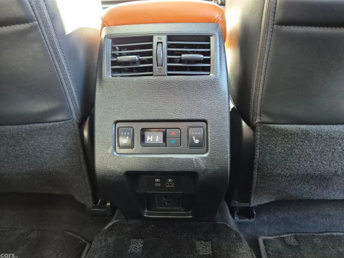 Mitsubishi Outlander SUV, Petrol Plug-in Hybrid, 2023, White