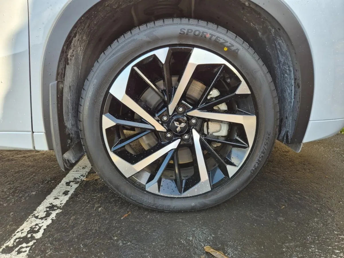 Mitsubishi Outlander SUV, Petrol Plug-in Hybrid, 2023, White