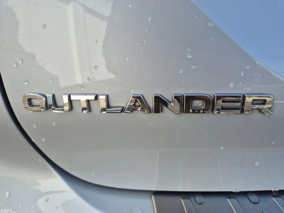 Mitsubishi Outlander SUV, Petrol Plug-in Hybrid, 2023, White