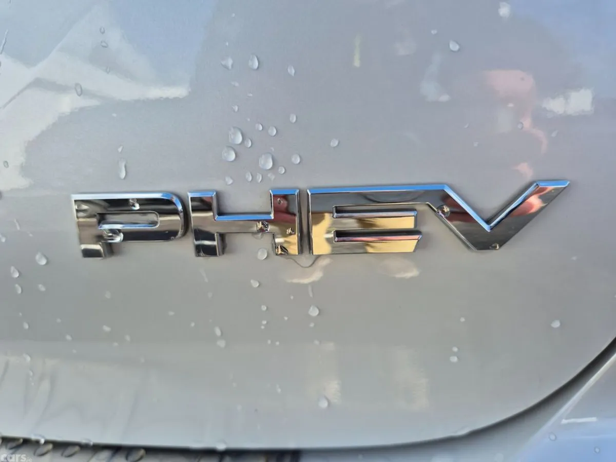 Mitsubishi Outlander SUV, Petrol Plug-in Hybrid, 2023, White