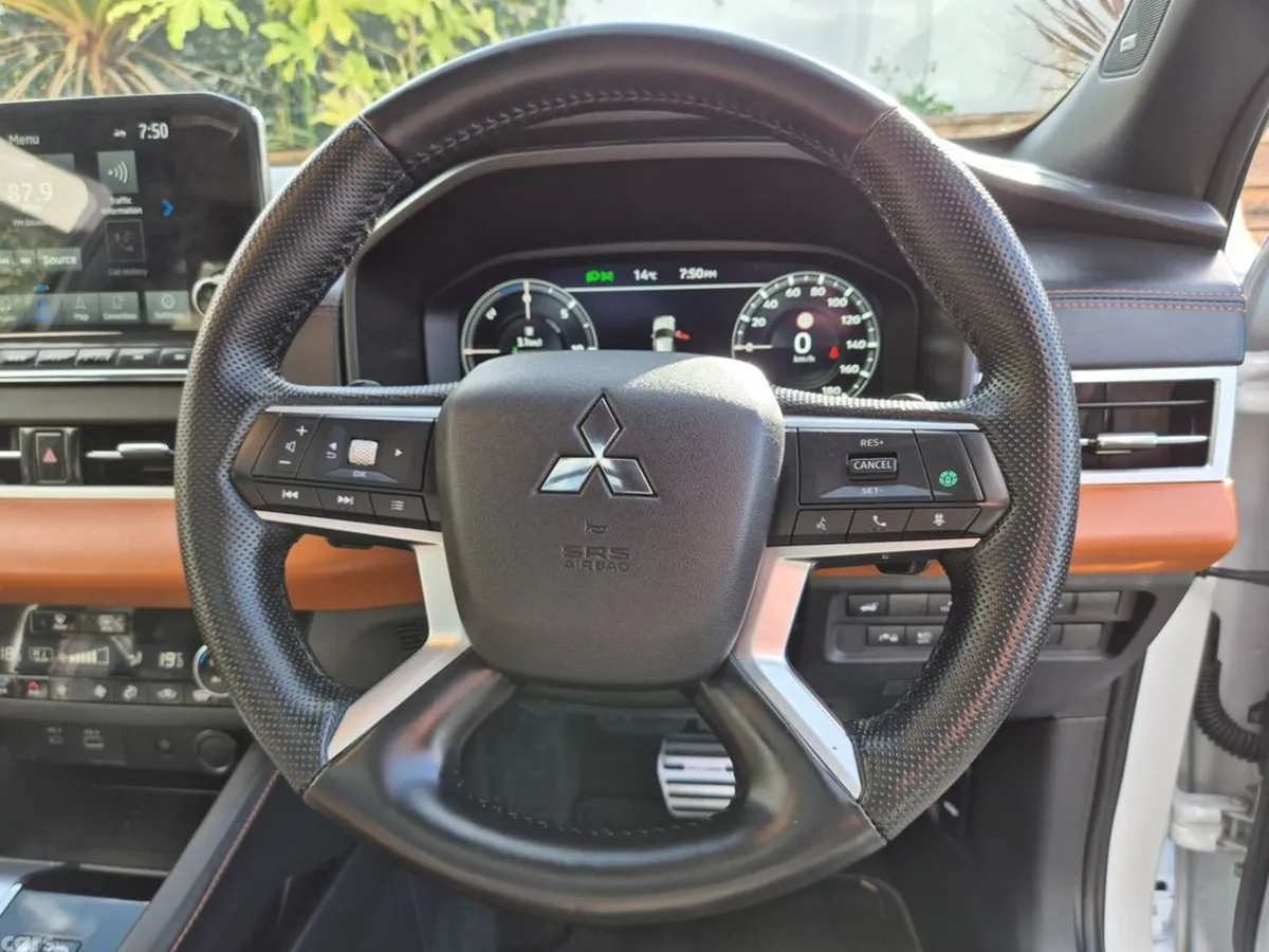 Mitsubishi Outlander SUV, Petrol Plug-in Hybrid, 2023, White