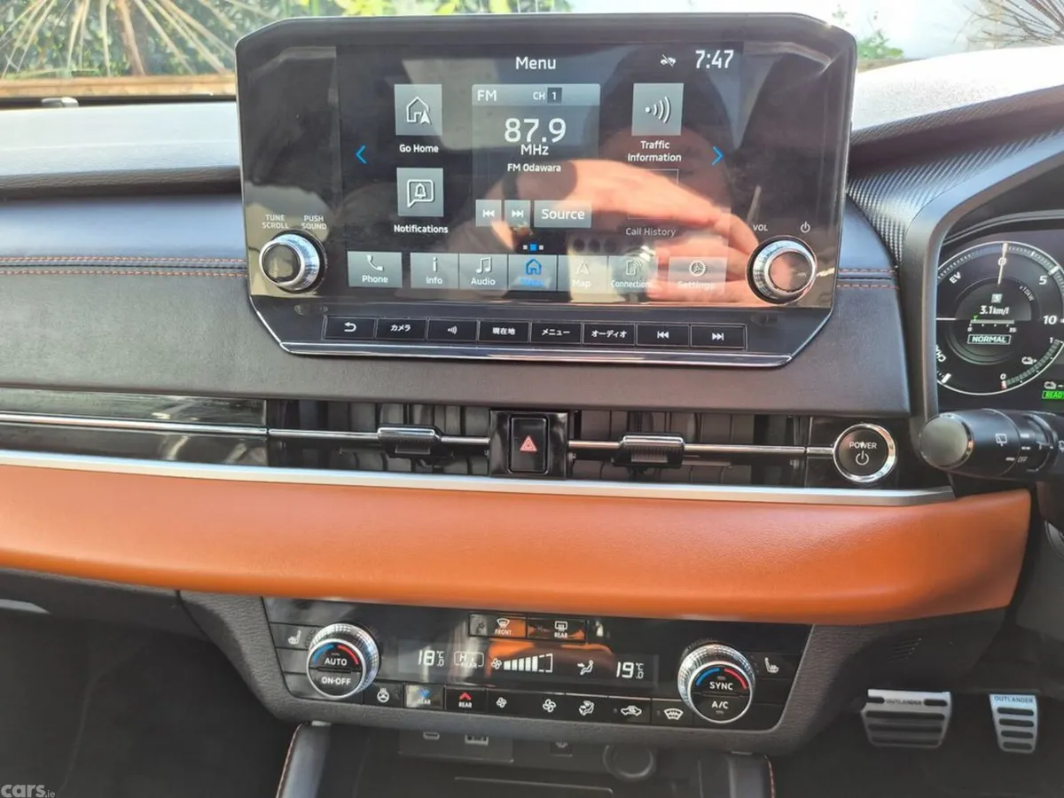 Mitsubishi Outlander SUV, Petrol Plug-in Hybrid, 2023, White