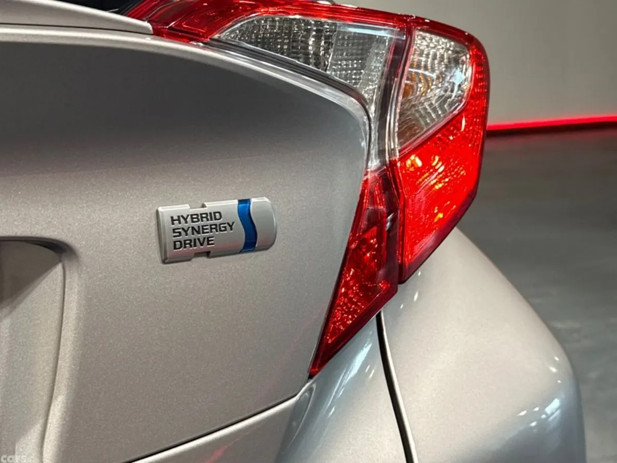 Toyota C-HR SUV, Petrol Hybrid, 2017, Silver