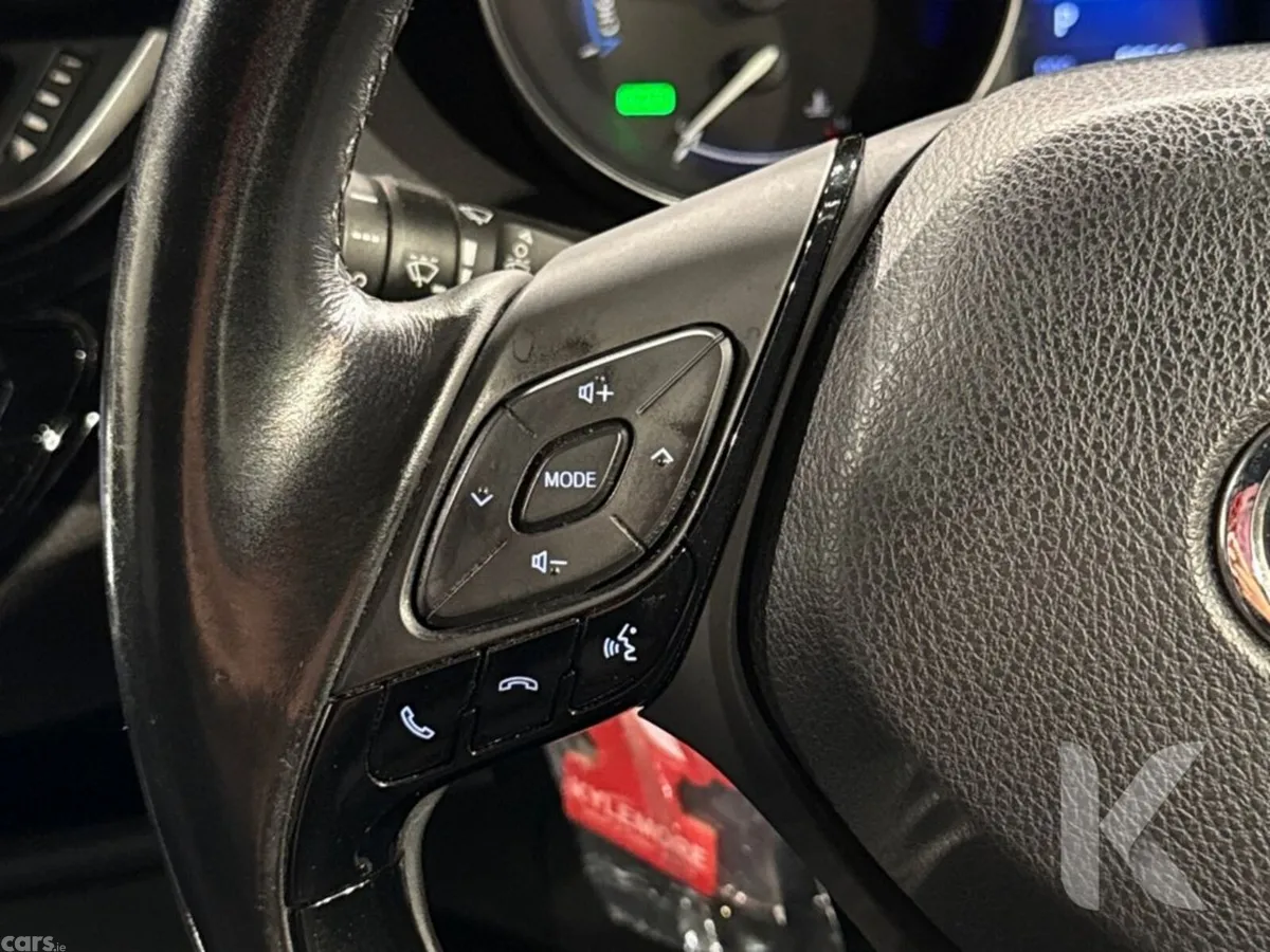 Toyota C-HR SUV, Petrol Hybrid, 2017, Silver