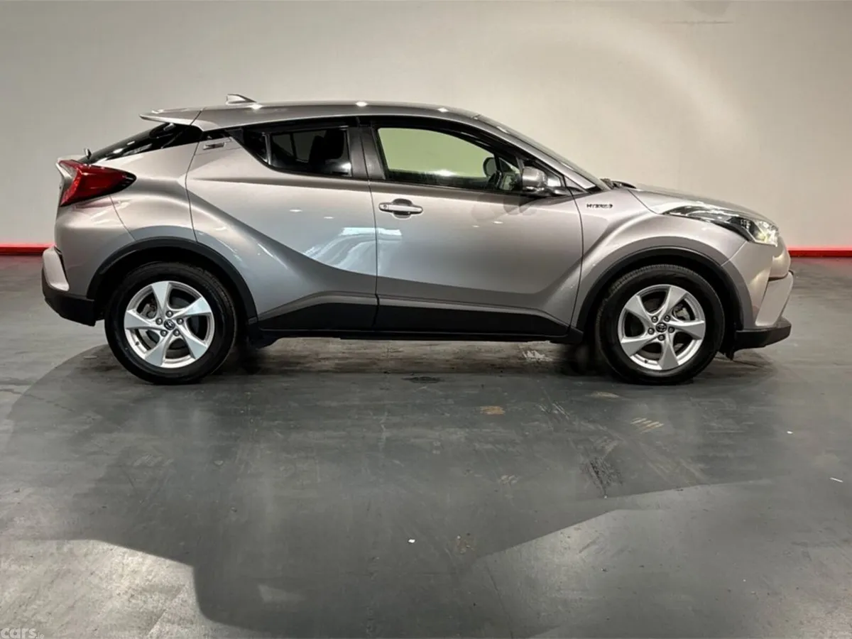 Toyota C-HR SUV, Petrol Hybrid, 2017, Silver
