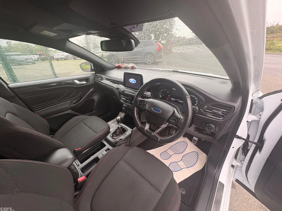 Ford Focus Hatchback, Diesel, 2020, White