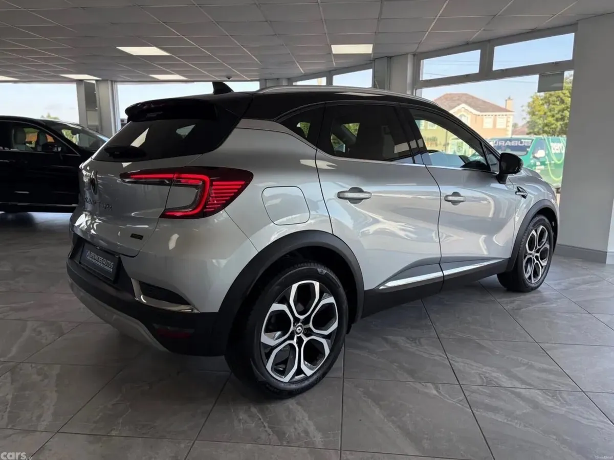 Renault Captur SUV, Petrol Hybrid, 2023, Silver
