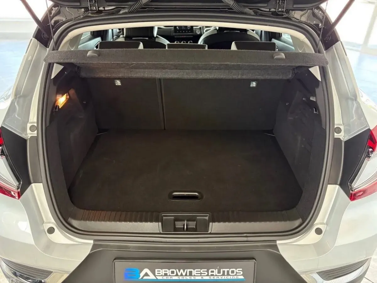 Renault Captur SUV, Petrol Hybrid, 2023, Silver