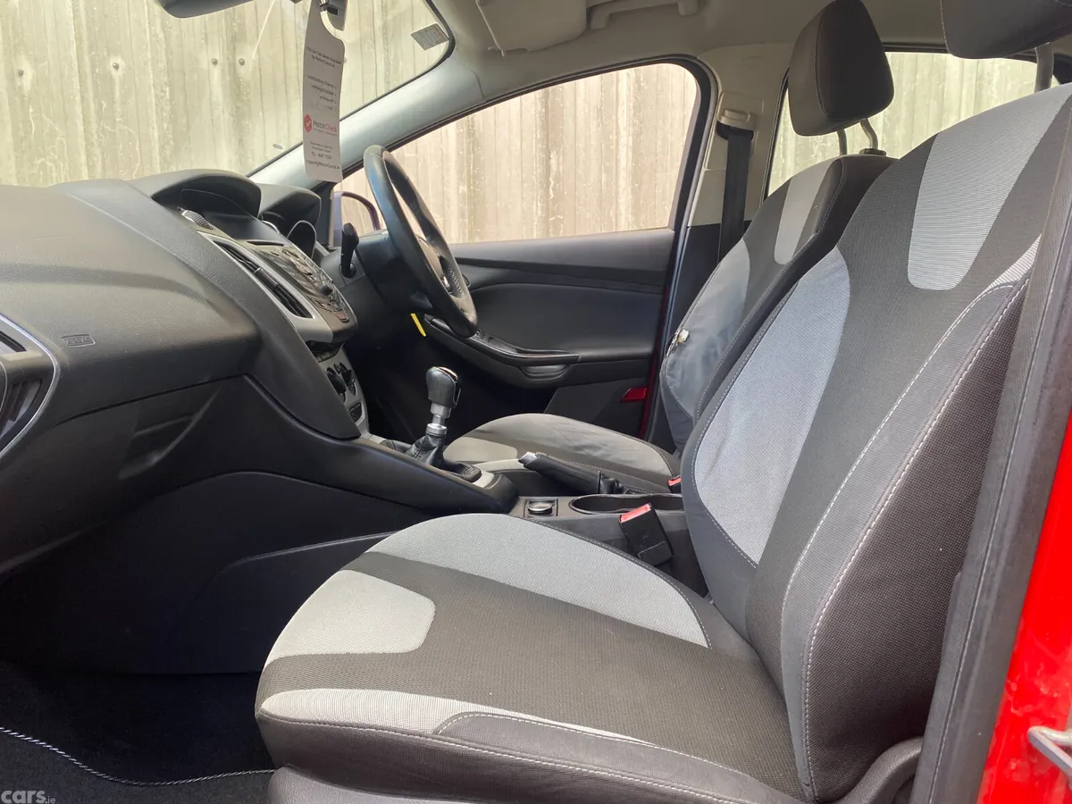 Ford Focus Hatchback, Diesel, 2013, Red