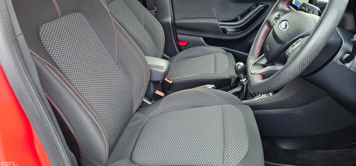 Ford Puma MPV, Petrol Hybrid, 2021, Red