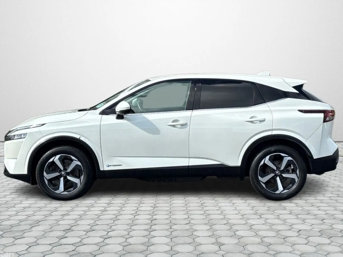 Nissan Qashqai MPV, Petrol Hybrid, 2023, White