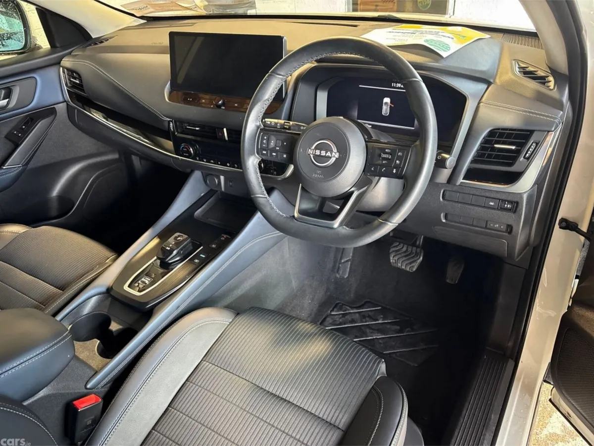 Nissan Qashqai MPV, Petrol Hybrid, 2023, White