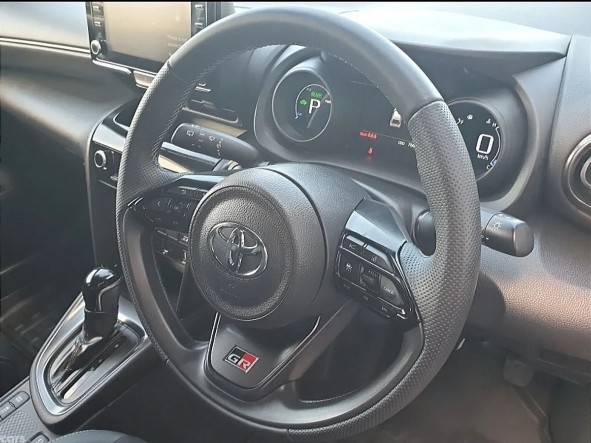 Toyota Yaris Cross SUV, Petrol Hybrid, 2023, White