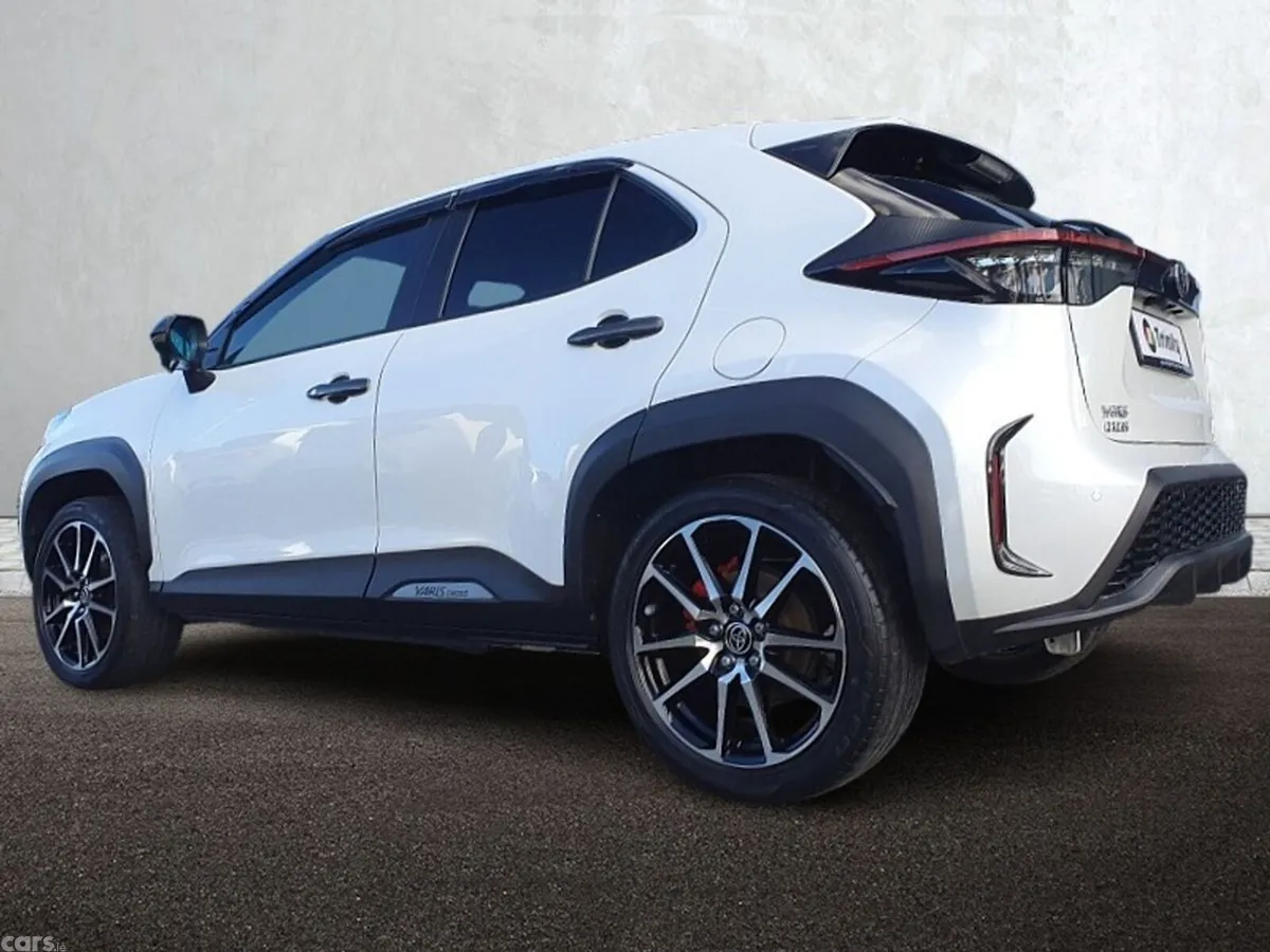 Toyota Yaris Cross SUV, Petrol Hybrid, 2023, White