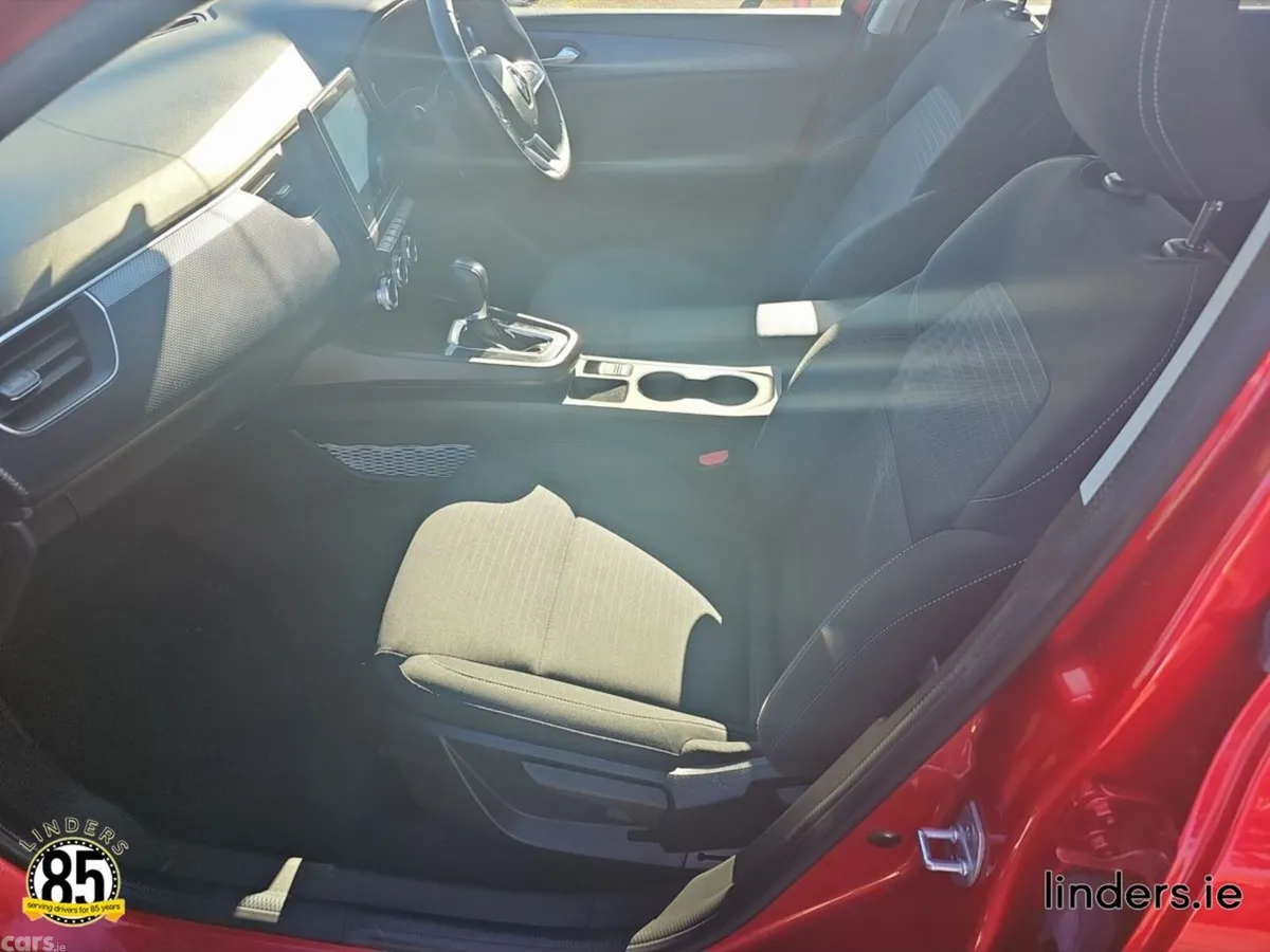 Renault Arkana Hatchback, Petrol, 2023, Red