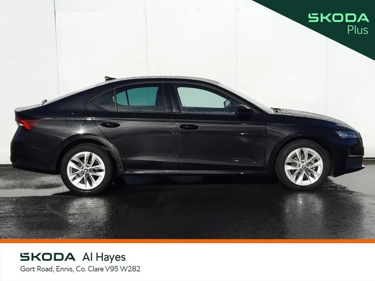 Skoda Octavia Saloon, Diesel, 2026, Black